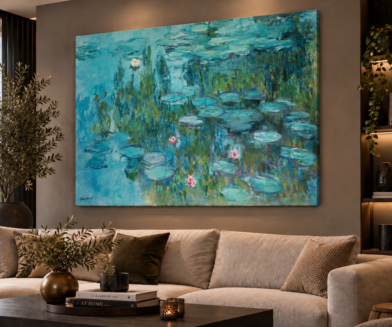 Waterlelies volledig en liggend aan de muur in een interieur